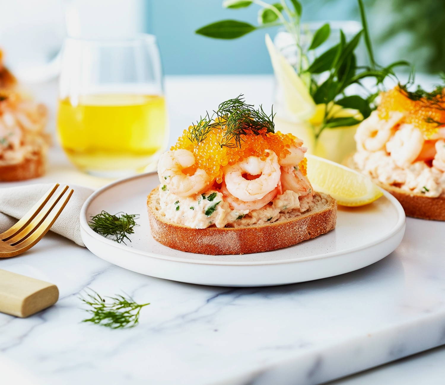 Lyxig toastskagen med löjrom